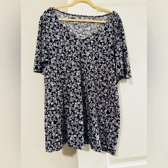 Lane Bryant Floral V-Neck Blouse - Black and White - Picture 2 of 8